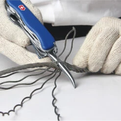 Victorinox Skipper Pro Lockblade Swiss Army Knife 6 Victorinox Skipper Pro Lockblade Swiss Army Knife -Blade HQ sa85032mw marlin spike in use x1000 abe84430 62db 4c53 8c87 9949ac33b4d5