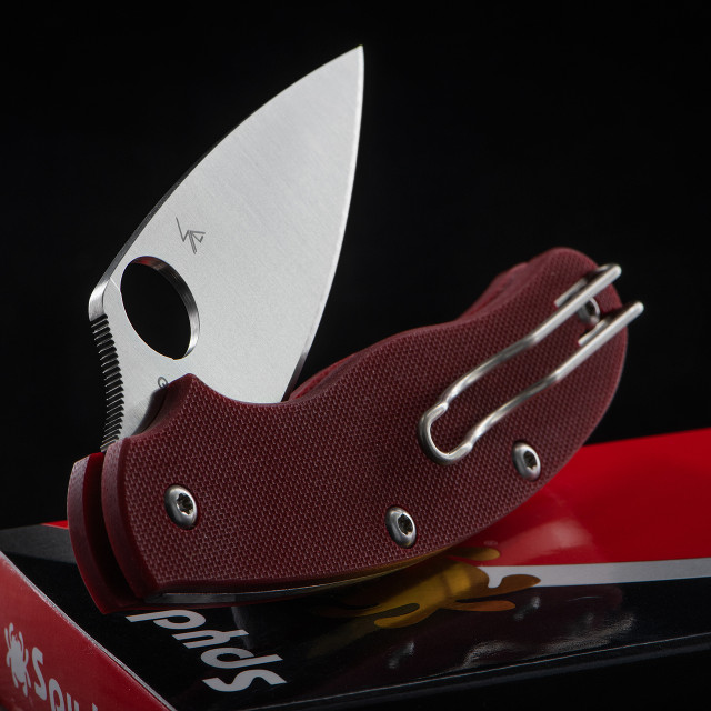 Blade HQ -Blade HQ spyderco 1